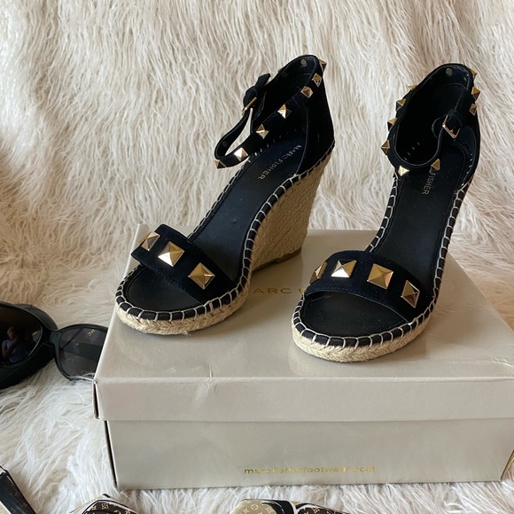 NWT ❤️‍🔥 Marc Fisher Knoll Studded Sandal - Size 9.5 - Black Suede - Picture 2 of 8